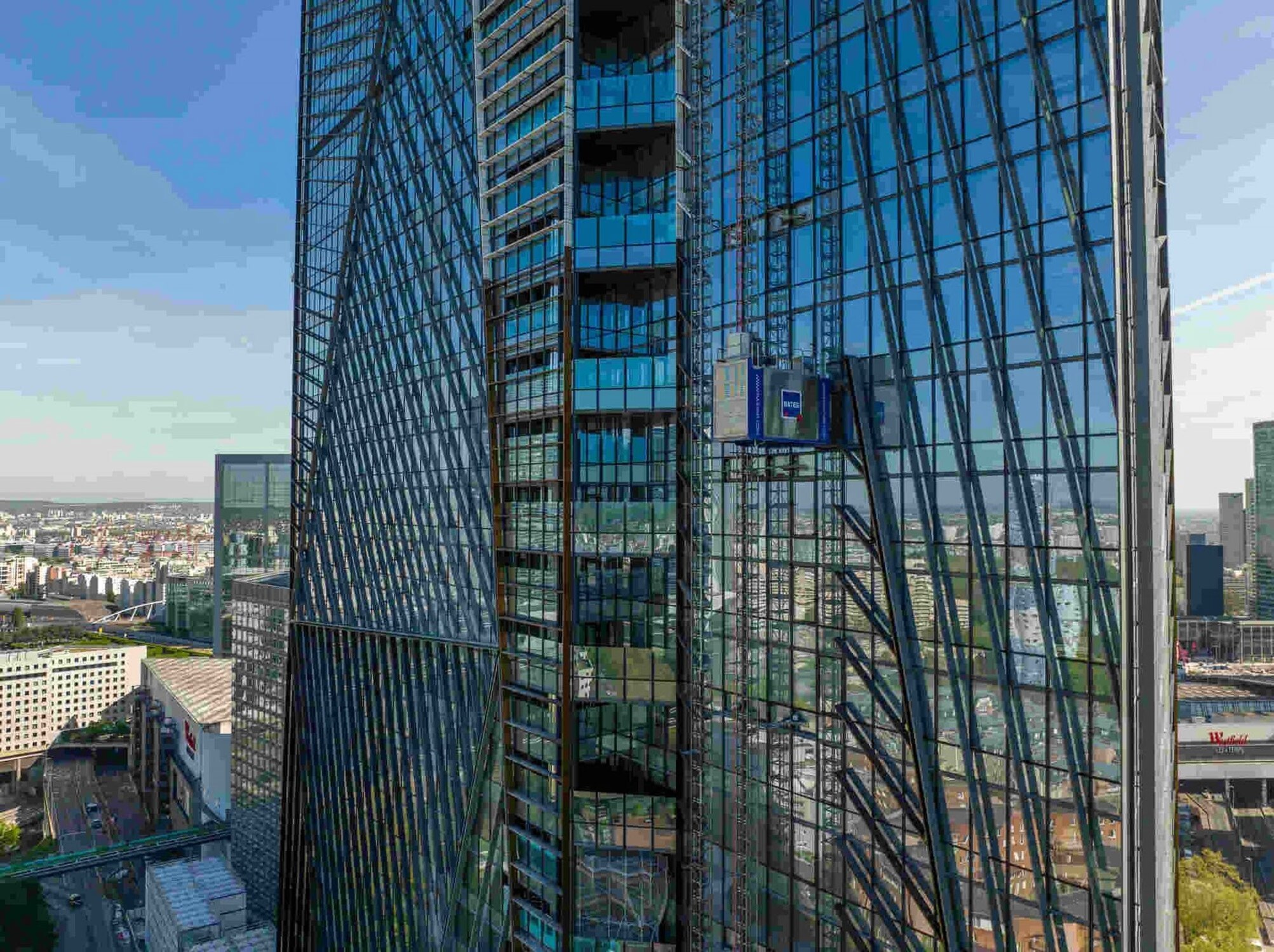 Comprehensive vertical access solutions for France’s tallest towers